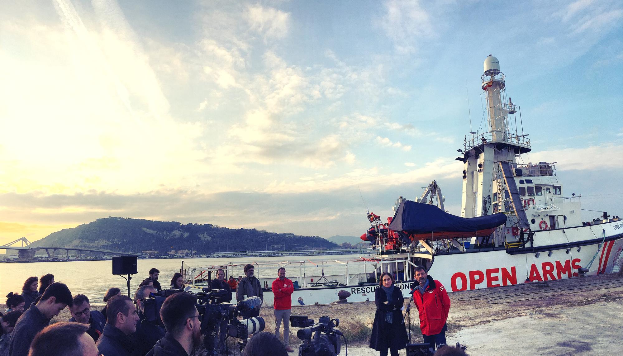 Rueda de prensa ante el barco de Open Arms en Barcelona